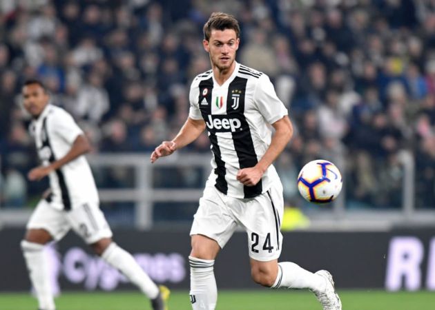 Read more about the article Daniele Rugani: Hành Trình Lặng Lẽ Giữa Ánh Đèn Sân Cỏ