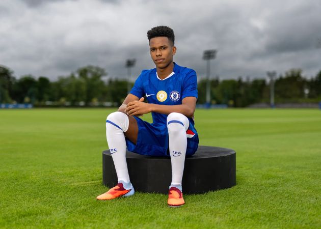 Read more about the article Estevao Willian và Neymar: So Sánh Đỉnh Cao Tài Năng Trẻ Brazil