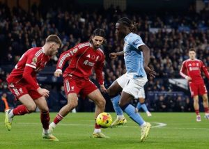Liverpool và cuộc khủng hoảng hàng phòng ngự không thể che giấu