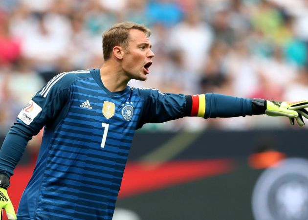 Manuel Neuer và màn trình diễn tệ hại tại Emirates