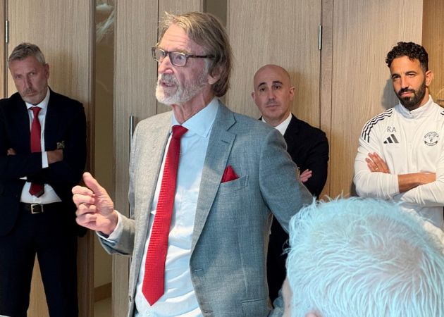 Read more about the article Eric Cantona phẫn nộ tố Sir Jim Ratcliffe tàn phá Manchester United
