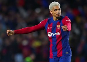Ronald Araujo xin nghỉ vô thời hạn tại Barca để phục hồi tâm lý