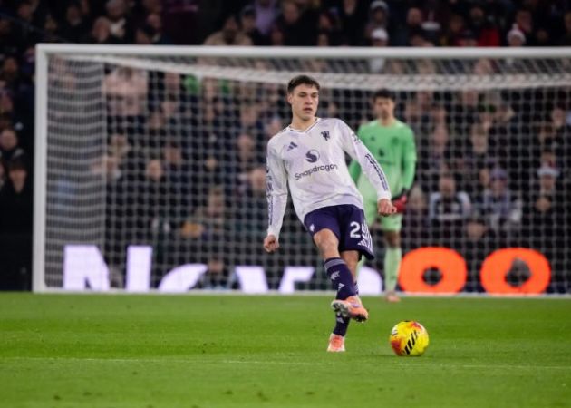 Trận Aston Villa – giọt nước tràn ly cho áp lực