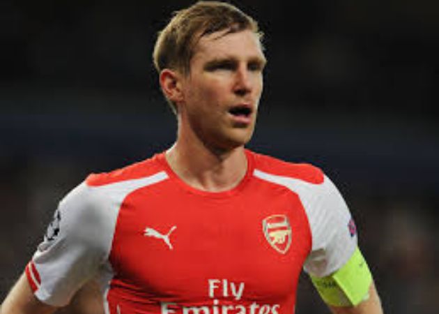 Per Mertesacker xác nhận rời Arsenal 