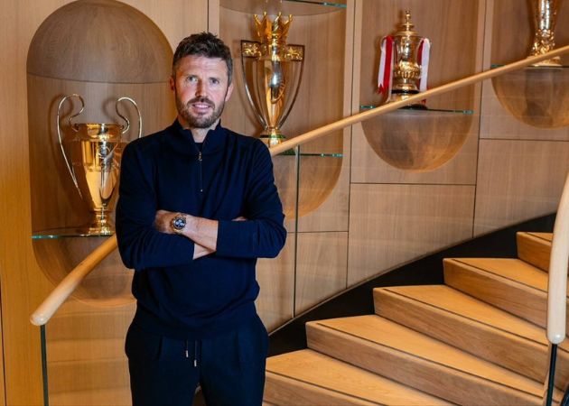 Michael Carrick mang mùa xuân trở lại Man United theo cách rất riêng