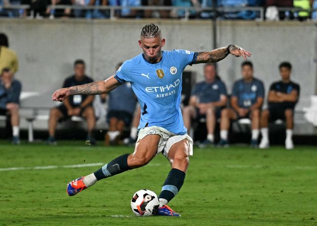 Kalvin Phillips có thể rời Man City trong tháng 1 