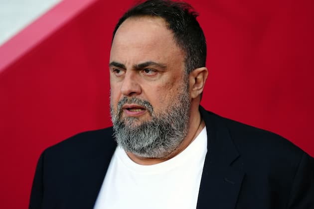 Marinakis chịu trách nhiệm mớ hỗn độn của Forest mùa này?