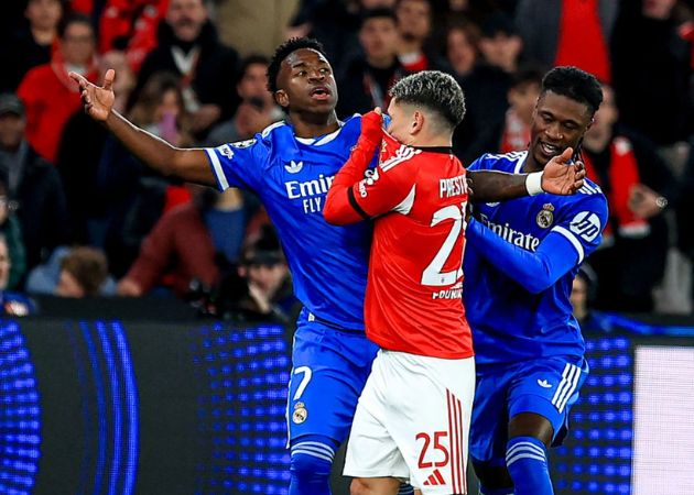 Benfica đáp trả cáo buộc phân biệt chủng tộc với Vinicius 