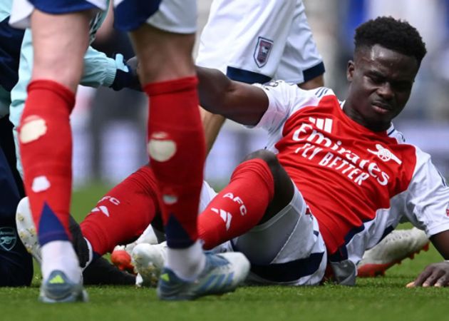 Read more about the article Saka nghẹn ngào trong ngày Arsenal “thưởng lớn”