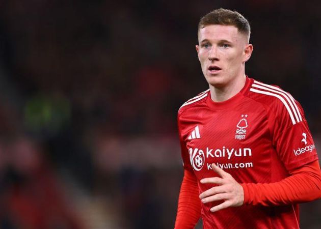 Elliot Anderson và bước tiến vượt bậc tại Nottingham Forest