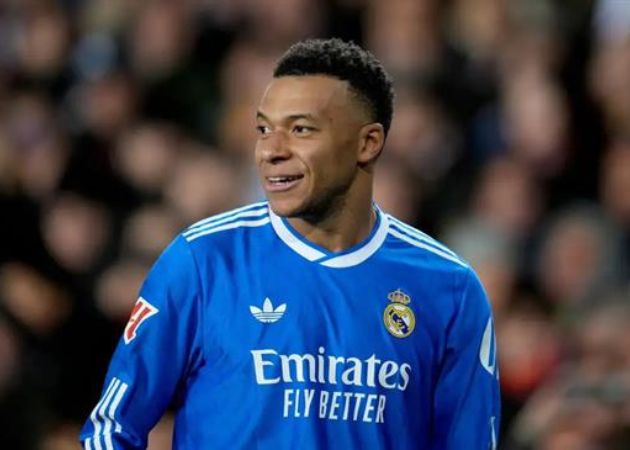 Read more about the article Mbappe tái xuất sân tập, Real Madrid bừng sáng hy vọng trước đại chiến