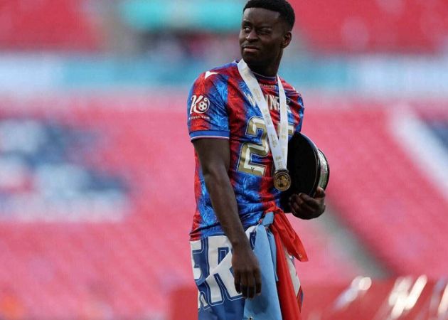Bản lĩnh của Marc Guehi giữa “chảo lửa” Anfield