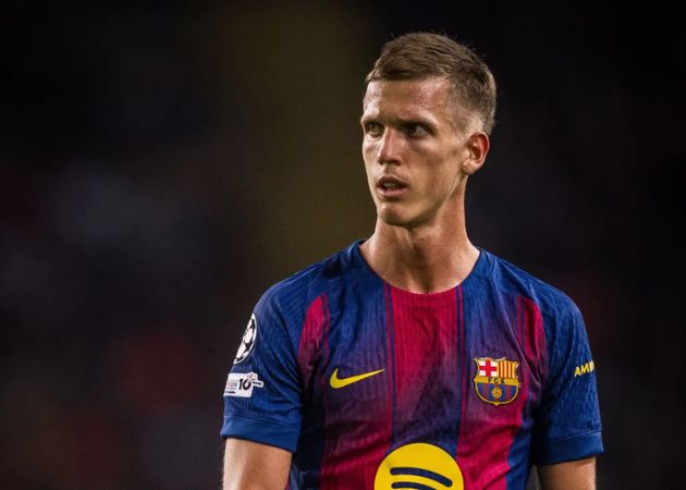 Dani Olmo không nở nụ cười dù ẵm giải thưởng 