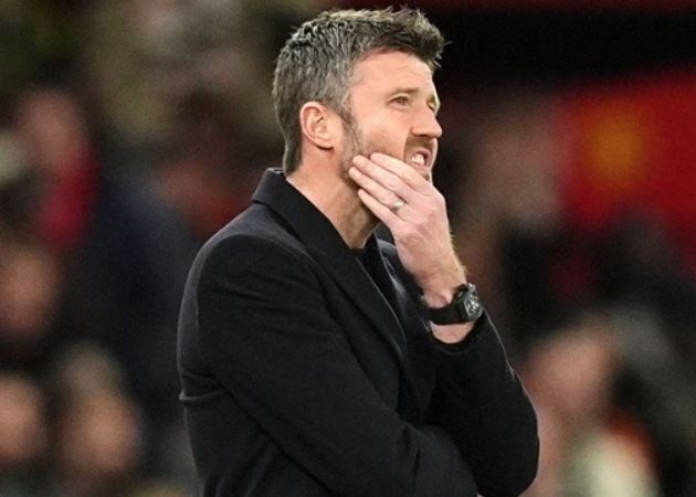 Carrick bức xúc vì trọng tài, Man Utd trả giá đắt
