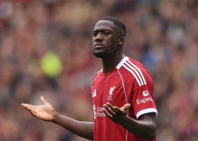 Read more about the article Konate “tắt điện” trước Man City