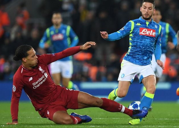 Van Dijk nhận cảnh báo Khi tuổi tác bắt đầu lên tiếng