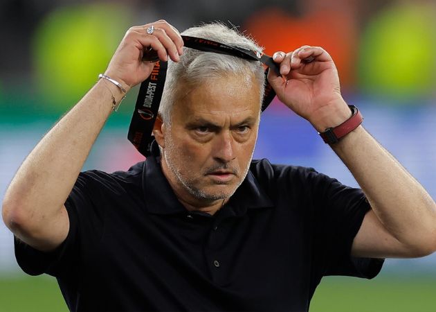 Read more about the article Mourinho Phá Vỡ Im Lặng Về Real Madrid