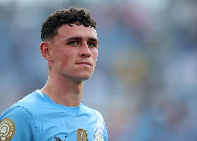 Phil Foden tái xuất đầy cảm xúc sau quãng thời gian khó khăn