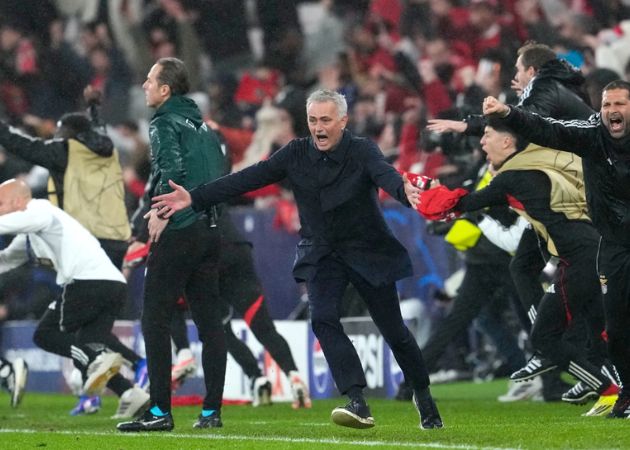 Mourinho vẫn để ngỏ tương lai tại Benfica
