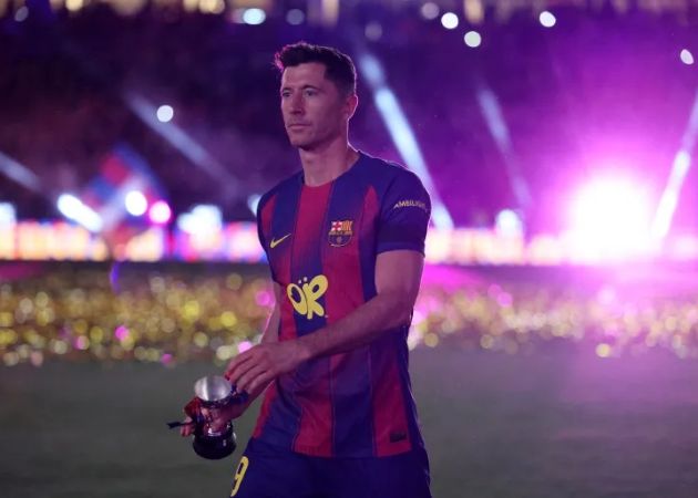 Lewandowski rời Barca và lời chia tay khiến cả Camp Nou lặng người