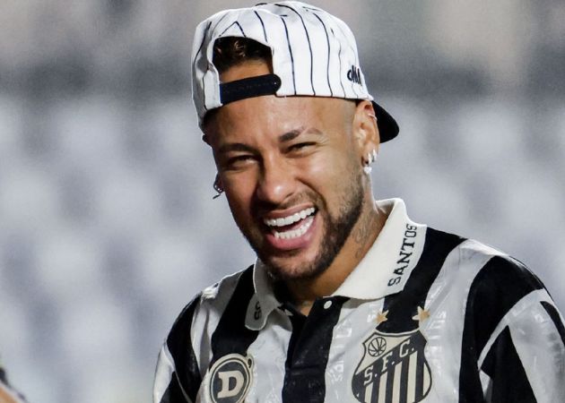 Neymar xuất hiện đầy khác biệt trong ngày hội quân của tuyển Brazil