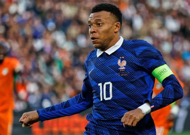 Pháp thất bại trong màn tổng duyệt và Mbappe trở thành tâm điểm