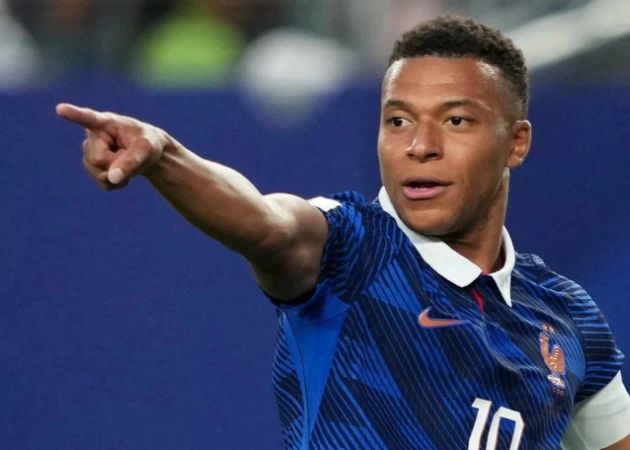 Mbappe tỏa sáng rực rỡ, tuyển Pháp dễ dàng vượt qua Thụy Điển