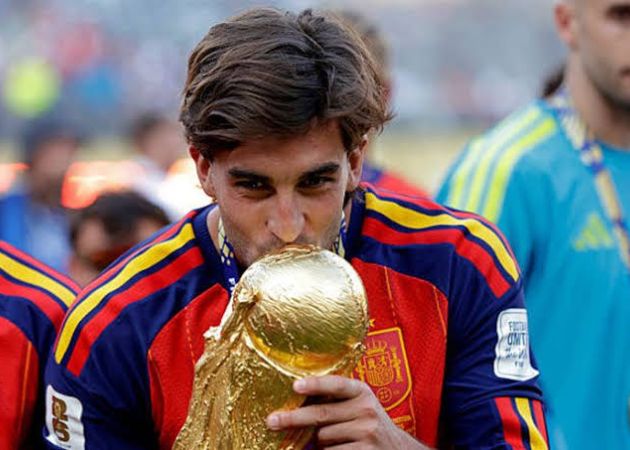 Read more about the article Ferran Torres phá vỡ im lặng sau khoảnh khắc đưa Tây Ban Nha lên đỉnh