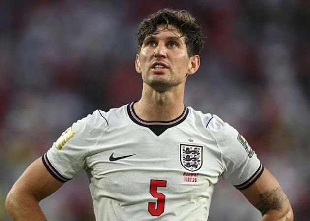 Arsenal xem John Stones là lời giải cho hàng thủ mùa giải mới
