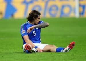 Riccardo Calafiori nghẹn lòng sau màn trình diễn gây thất vọng của Italy