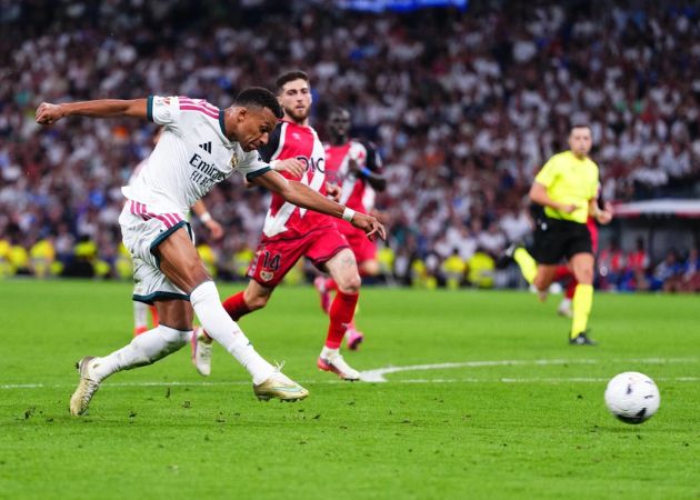 Kylian Mbappe phủ nhận bất hòa với Dembele