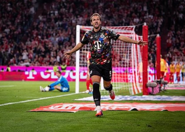 Harry Kane đi vào lịch sử Bundesliga sau 98 trận