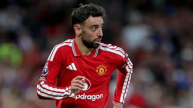 Kích hoạt điều khoản gia hạn: Nước đi tài chính của Man United