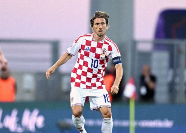 Luka Modric xấu hổ sau màn trình diễn đáng quên của Croatia