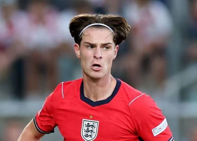 Alex Scott trở thành mục tiêu hấp dẫn trên thị trường chuyển nhượng
