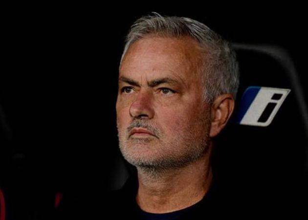Jose Mourinho bỏ họp báo sau trận thắng Villarreal