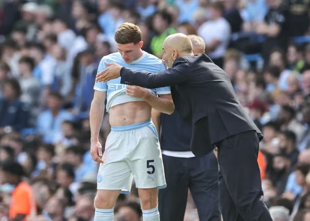 Elliot Anderson tiết lộ sức mạnh đáng gờm của Man City
