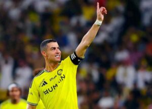 Ronaldo đáp trả mọi hoài nghi bằng bàn thắng thứ 981
