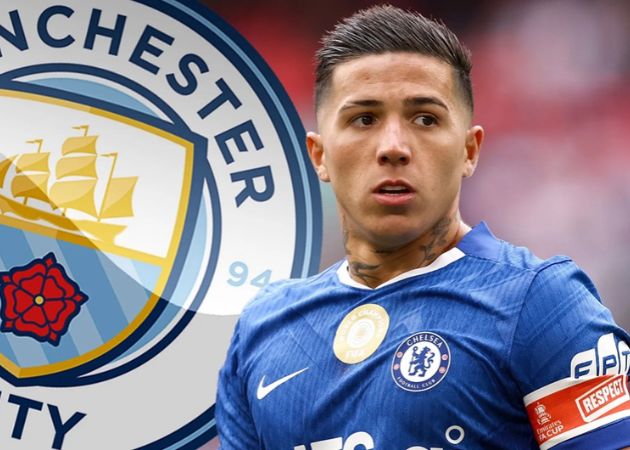 Enzo Fernandez thoát thẻ đỏ sau tình huống gây tranh cãi tại Etihad