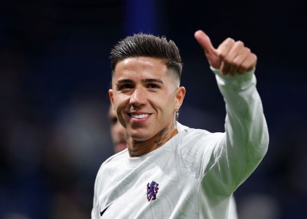 Enzo Fernandez đối mặt áp lực sau khoảnh khắc gây bão