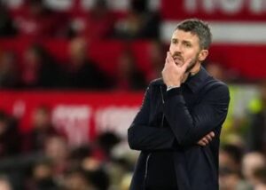 Carrick đối mặt giông bão tại Old Trafford
