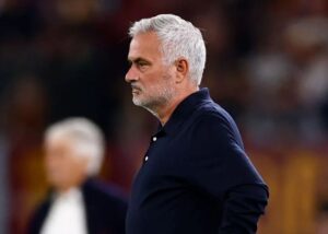 Mourinho bênh vực Vinicius