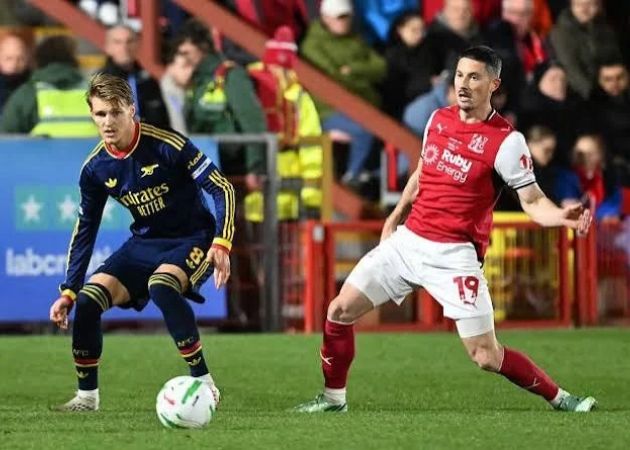 Arsenal sụp đổ trước Fleetwood Town như thế nào?